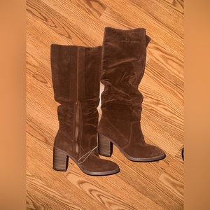 Universal Thread Knee Boots